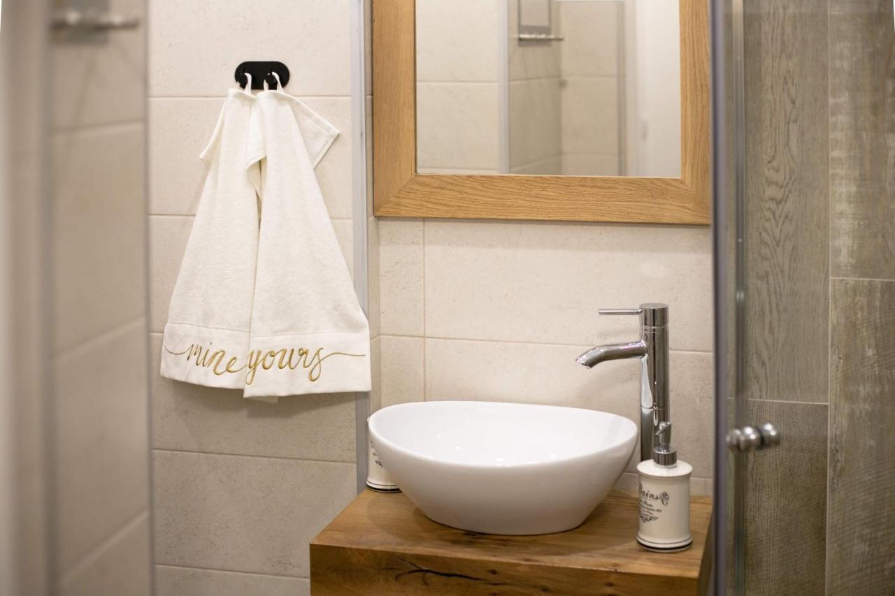 Jasmine Serenity Apartment - Central, Behind Black Church 브라쇼브 외부 사진