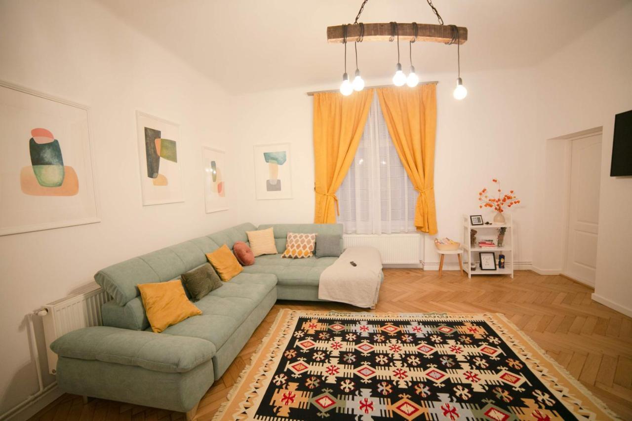 Jasmine Serenity Apartment - Central, Behind Black Church 브라쇼브 외부 사진