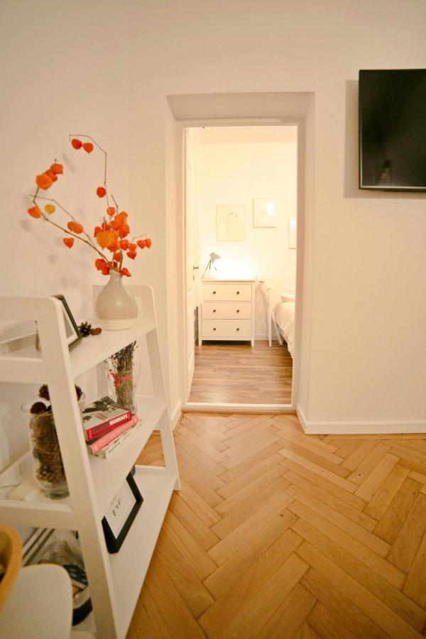 Jasmine Serenity Apartment - Central, Behind Black Church 브라쇼브 외부 사진