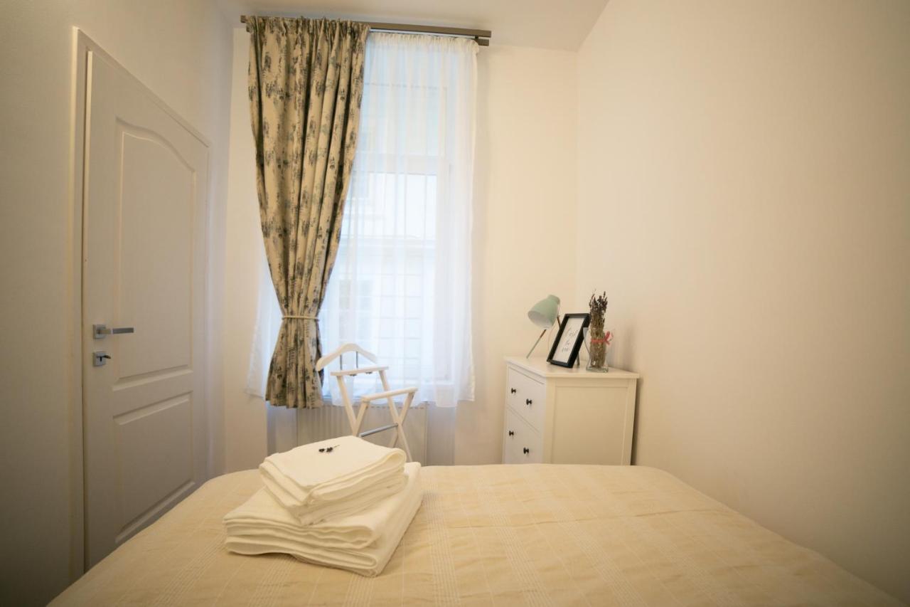 Jasmine Serenity Apartment - Central, Behind Black Church 브라쇼브 외부 사진